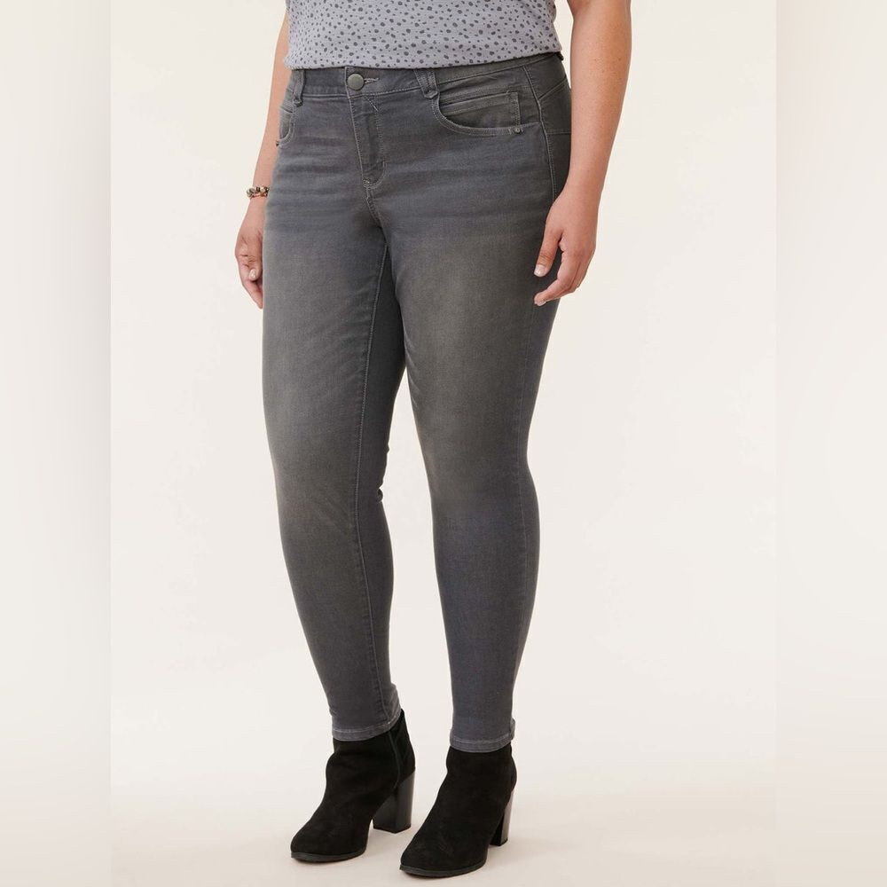 Democracy "Ab"solution Grey Denim Booty Lift Plus size mid rise Jeggings 16